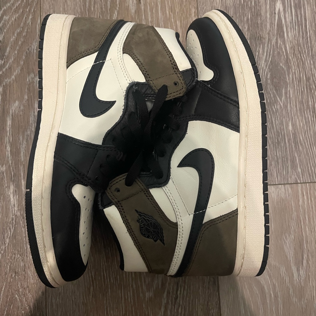 Jordan 1 Dark Mocha Mids Size 5 Great Condition No Box Will Negotiate